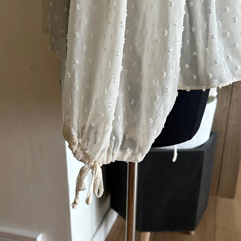 Zara Elegant Cream Dot Blouse - Size XL - Picture 12 of 12